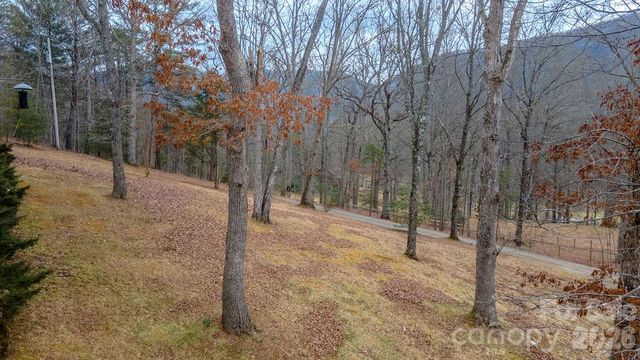 200 Mica Circle, Franklin, NC 28734