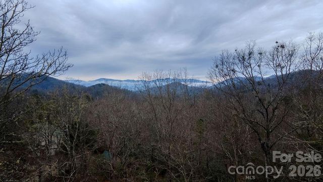 200 Mica Circle, Franklin, NC 28734