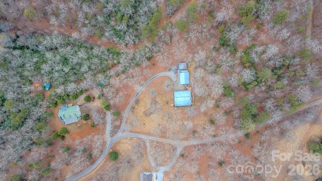 200 Mica Circle, Franklin, NC 28734