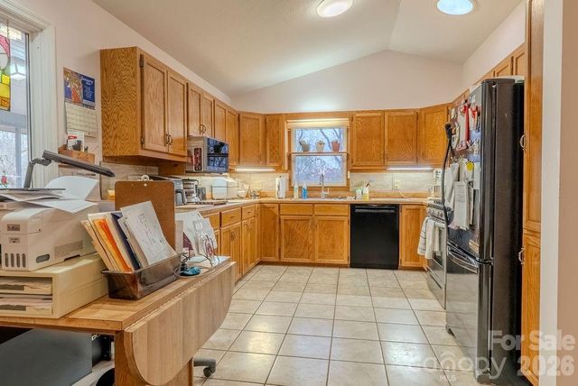 200 Mica Circle, Franklin, NC 28734