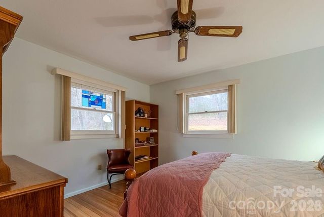 200 Mica Circle, Franklin, NC 28734