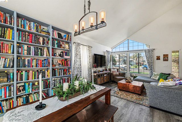 2110 Largo Ct, Discovery Bay, CA 94505