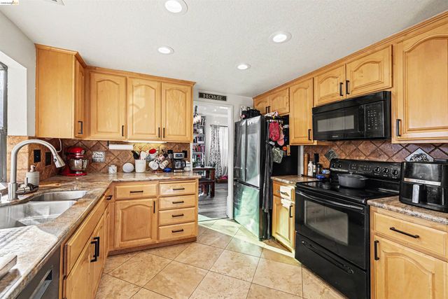 2110 Largo Ct, Discovery Bay, CA 94505