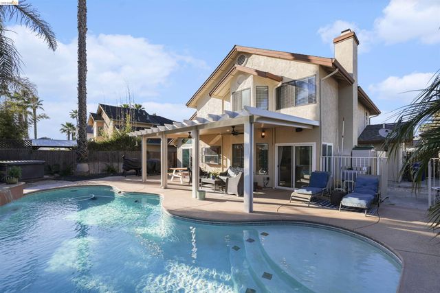 2110 Largo Ct, Discovery Bay, CA 94505