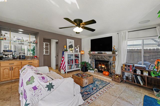 2110 Largo Ct, Discovery Bay, CA 94505