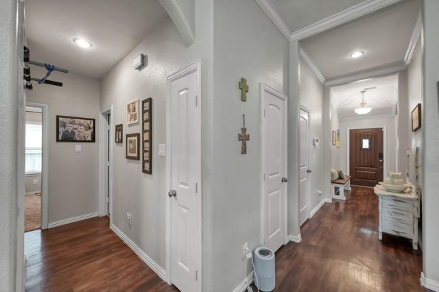 676 Oak Circle Dr E, Conroe, TX 77301