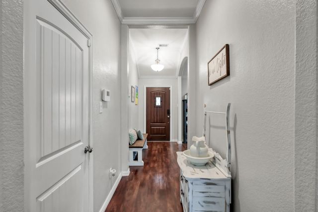 676 Oak Circle Dr E, Conroe, TX 77301