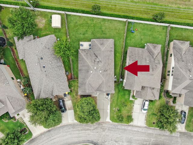676 Oak Circle Dr E, Conroe, TX 77301