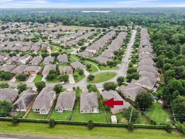 676 Oak Circle Dr E, Conroe, TX 77301