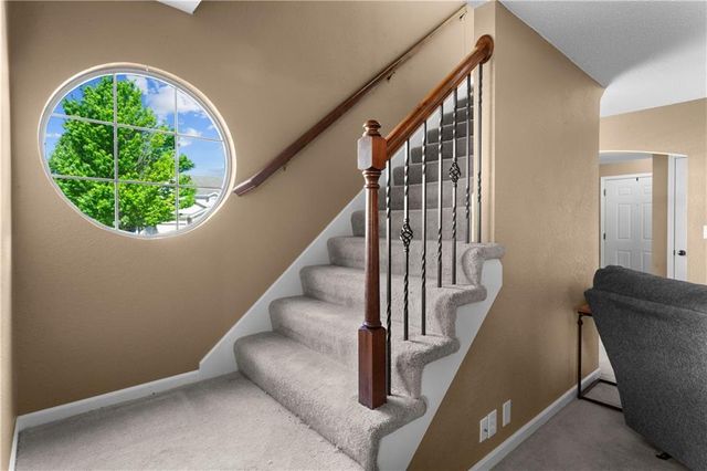 1302 NW Hidden Ridge Circle, Blue Springs, MO 64015