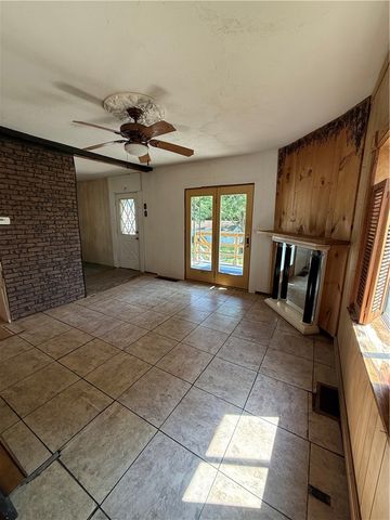 125 Ayers Ave, Twp Of But Se, PA 16001