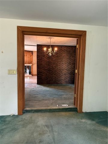 125 Ayers Ave, Twp Of But Se, PA 16001