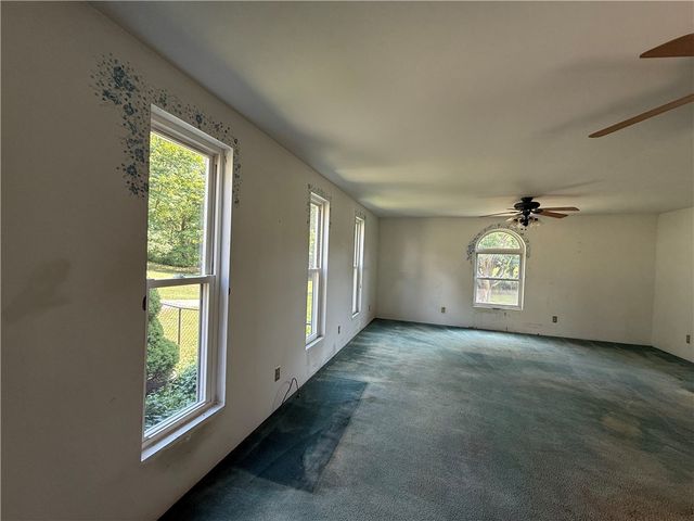 125 Ayers Ave, Twp Of But Se, PA 16001