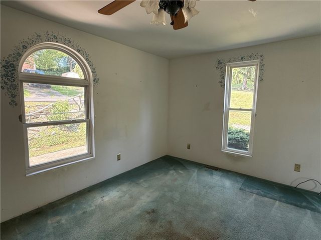 125 Ayers Ave, Twp Of But Se, PA 16001