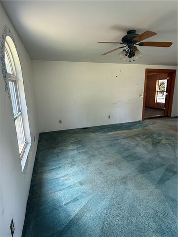 125 Ayers Ave, Twp Of But Se, PA 16001