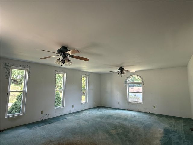 125 Ayers Ave, Twp Of But Se, PA 16001