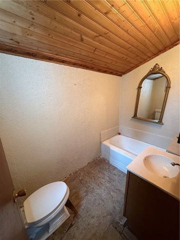 125 Ayers Ave, Twp Of But Se, PA 16001