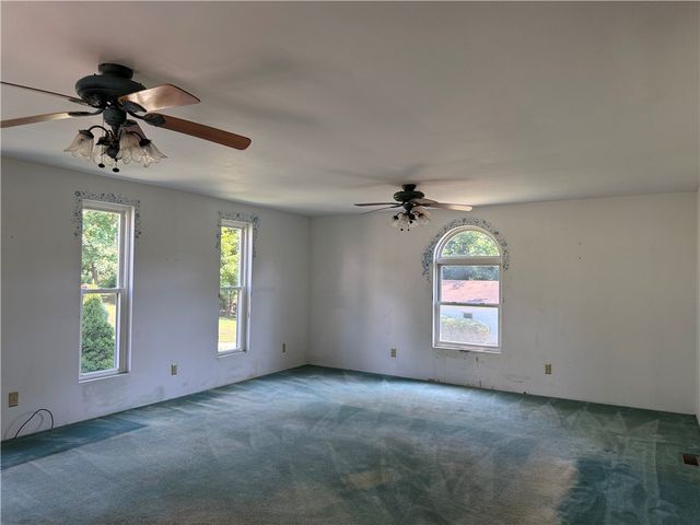 125 Ayers Ave, Twp Of But Se, PA 16001