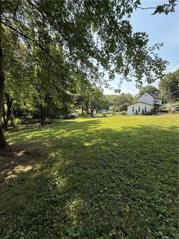 125 Ayers Ave, Twp Of But Se, PA 16001