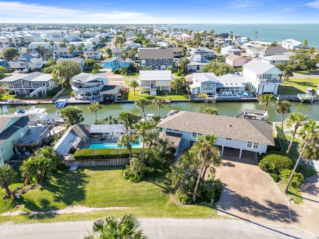 13 Sandpiper, Rockport, TX 78382