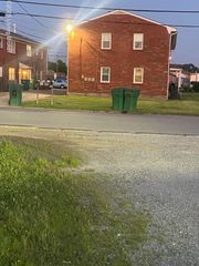 910 Sinclair St, Fairdale, KY 40118