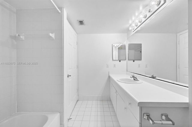 2600 S University Dr 107, Davie, FL 33328