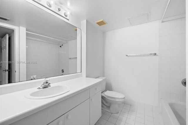 2600 S University Dr 107, Davie, FL 33328