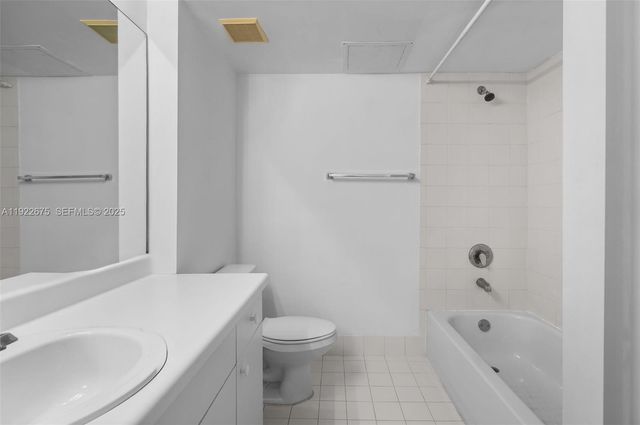 2600 S University Dr 107, Davie, FL 33328