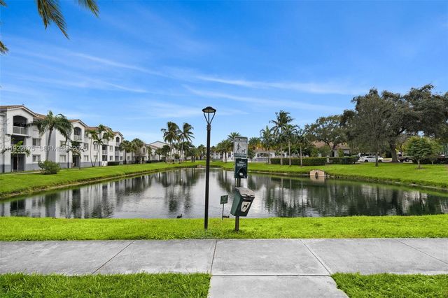 2600 S University Dr 107, Davie, FL 33328