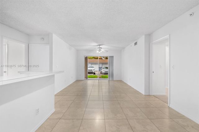 2600 S University Dr 107, Davie, FL 33328