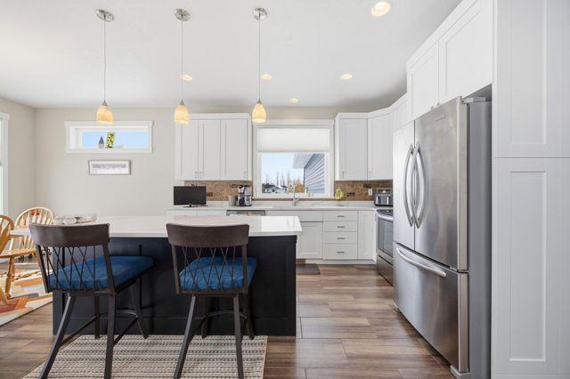 7179 37th Street N, Moorhead, MN 56560