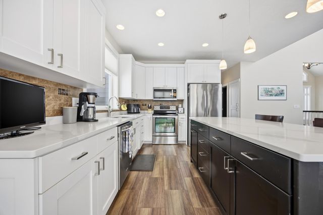 7179 37th Street N, Moorhead, MN 56560