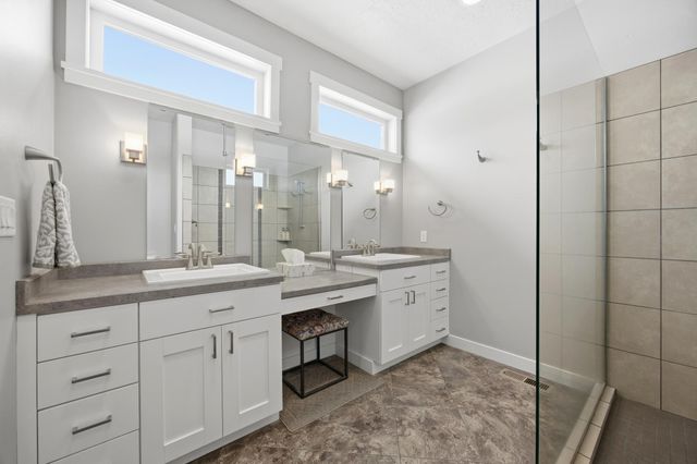 7179 37th Street N, Moorhead, MN 56560