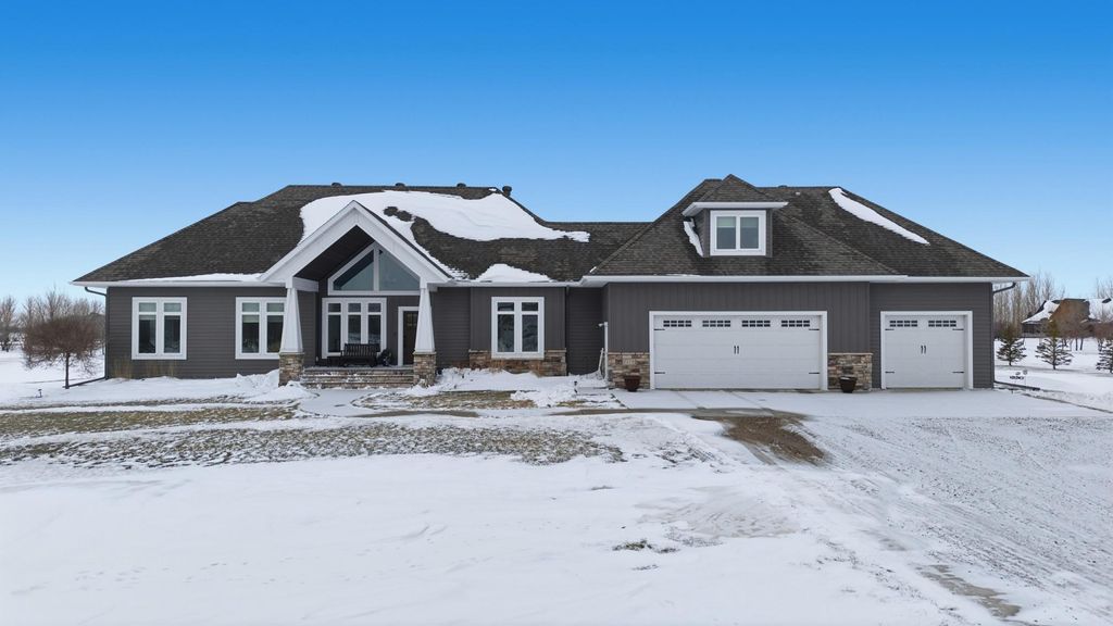 7179 37th Street N, Moorhead, MN 56560