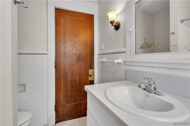 121 West Humboldt Parkway, Buffalo, NY 14214