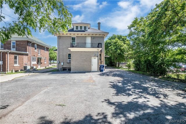 121 West Humboldt Parkway, Buffalo, NY 14214