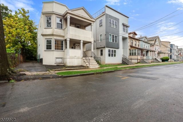 149 Dewey St, Newark City, NJ 07112