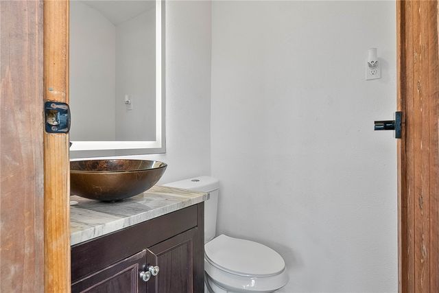 5378 W Riverview Dr, Robstown, TX 78380