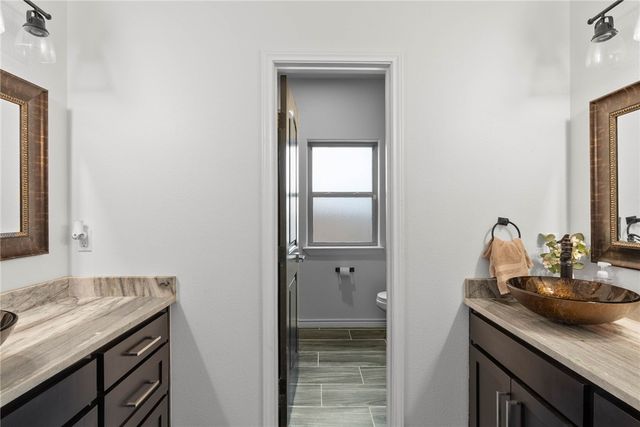 5378 W Riverview Dr, Robstown, TX 78380