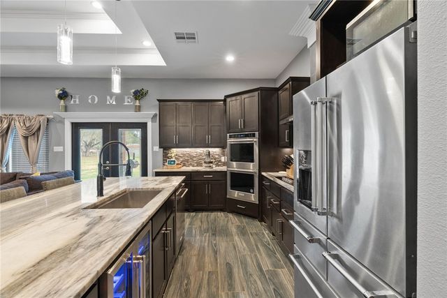 5378 W Riverview Dr, Robstown, TX 78380