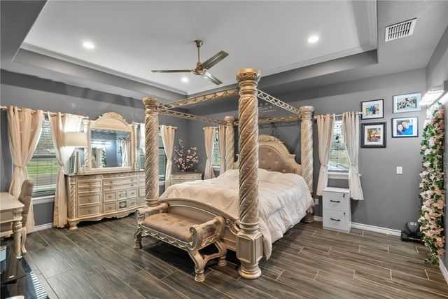 5378 W Riverview Dr, Robstown, TX 78380