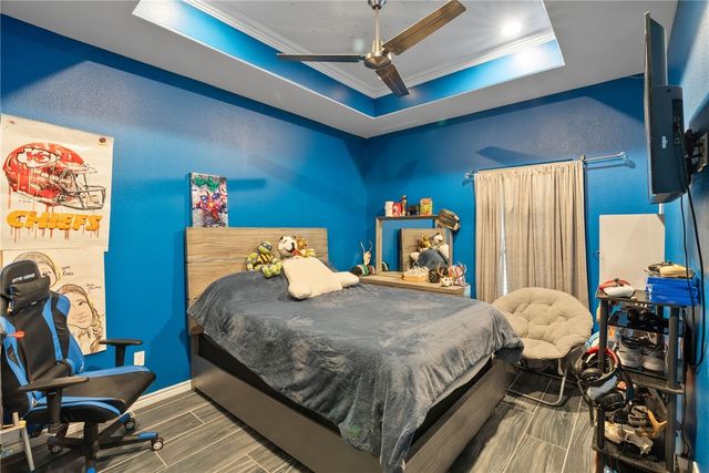 5378 W Riverview Dr, Robstown, TX 78380