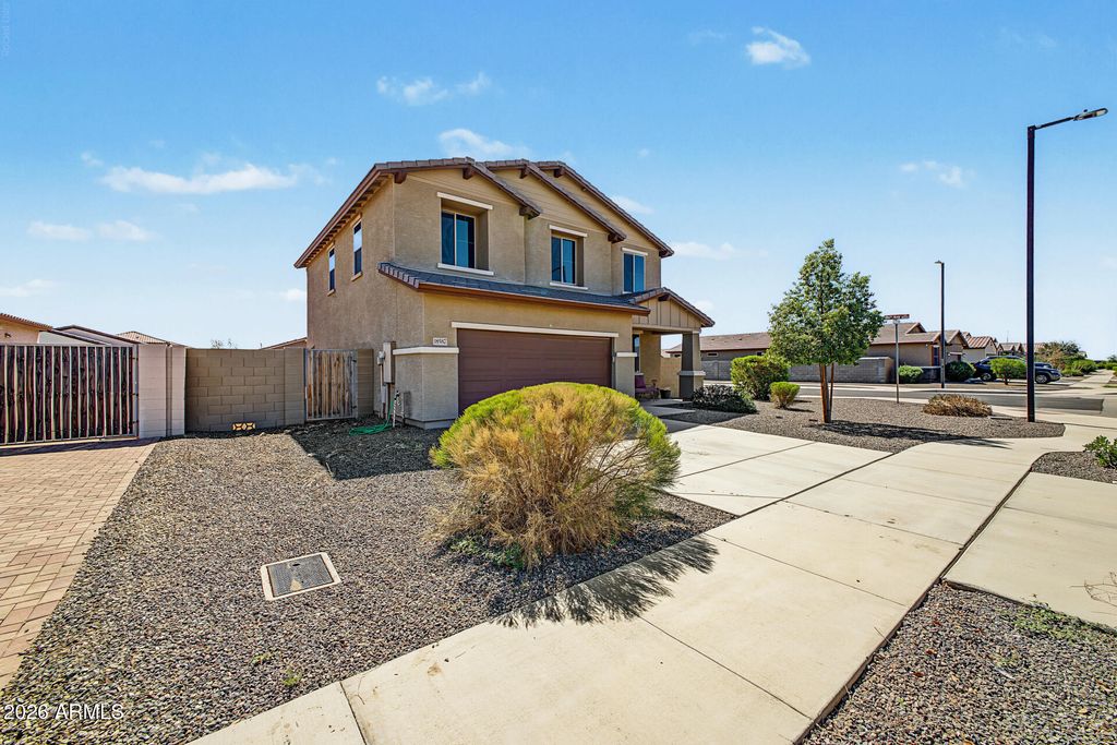18587 W WILLIAMS Road, Surprise, AZ 85387 — photo 2