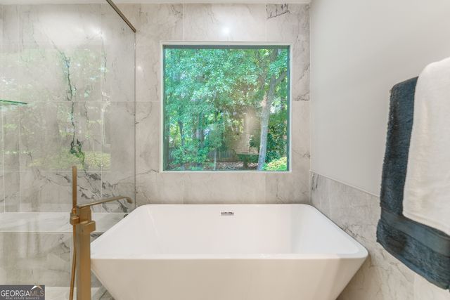 6296 Courtside Drive, Peachtree Corners, GA 30092