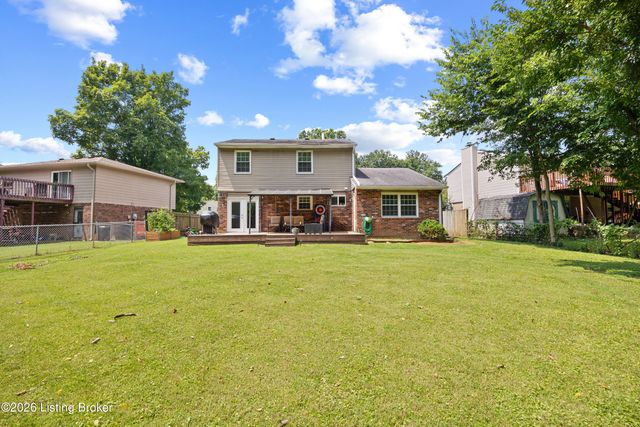 3905 Riveroaks Cir, Louisville, KY 40241