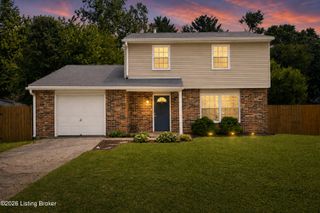 3905 Riveroaks Cir, Louisville, KY 40241