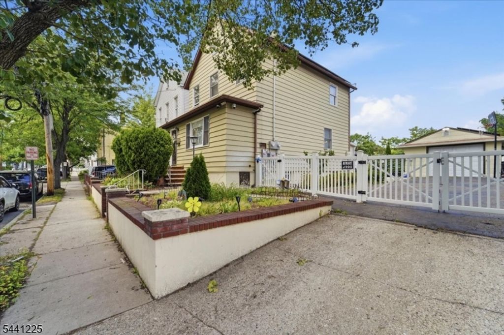 30 Getty Ave, Clifton City, NJ 07011 — photo 2