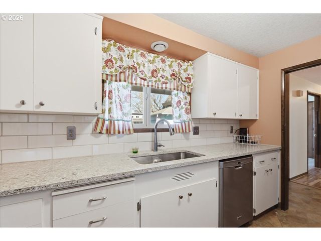 2559 S DOGWOOD Ter, Cornelius, OR 97113