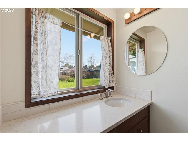 2559 S DOGWOOD Ter, Cornelius, OR 97113