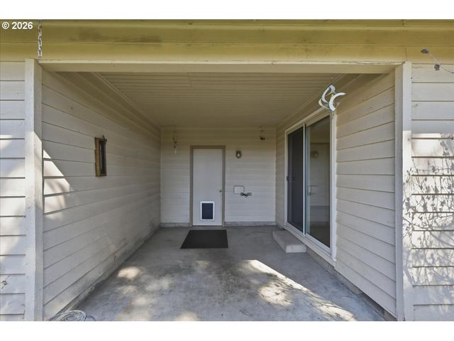 2559 S DOGWOOD Ter, Cornelius, OR 97113